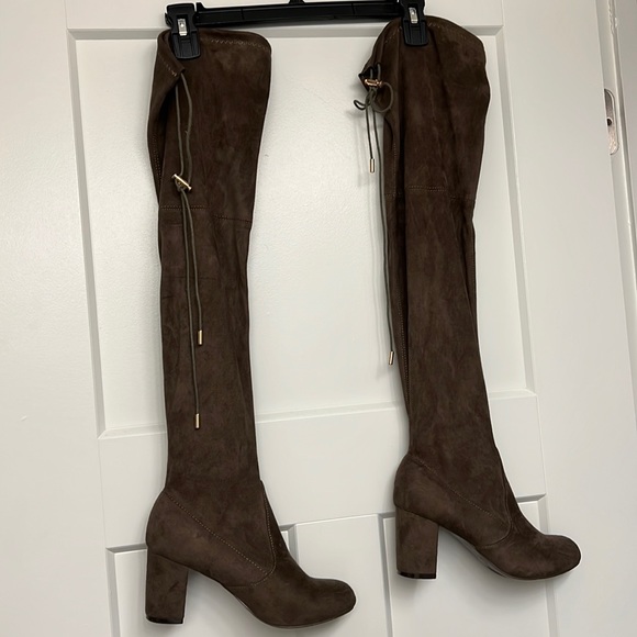 Knee High faux suede boots. Taupe colored. Size 8. - Picture 1 of 3